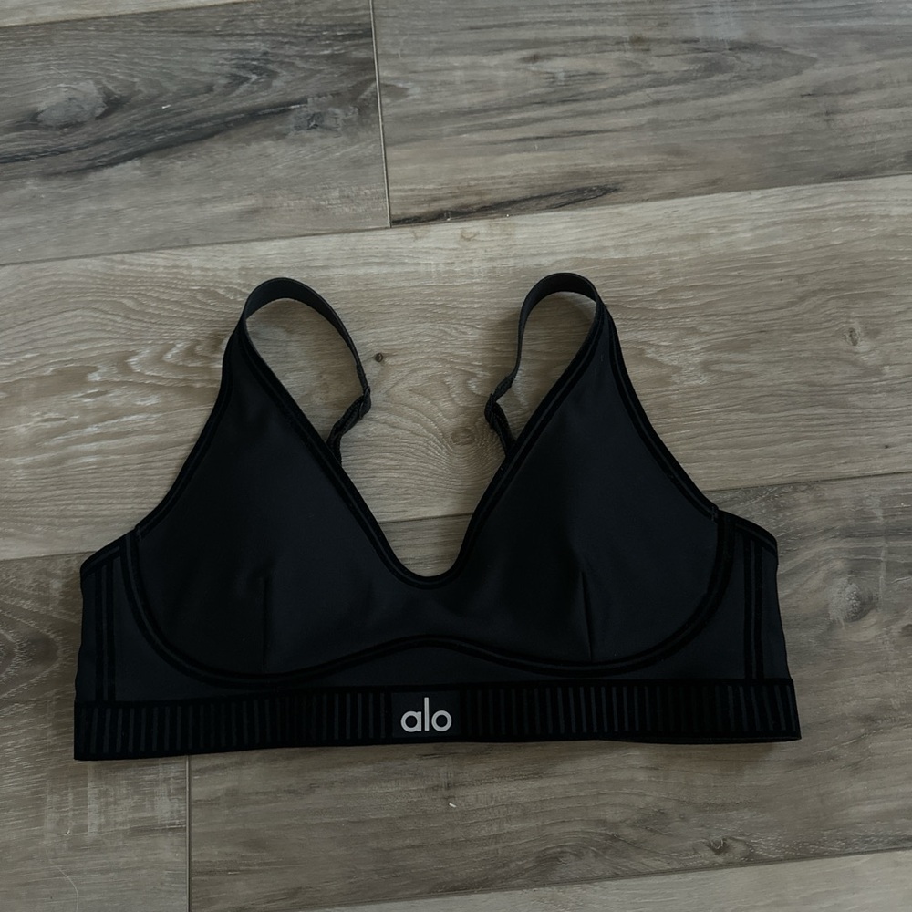 ALO Yoga Black Ribbed Sports Bra with V-Neck